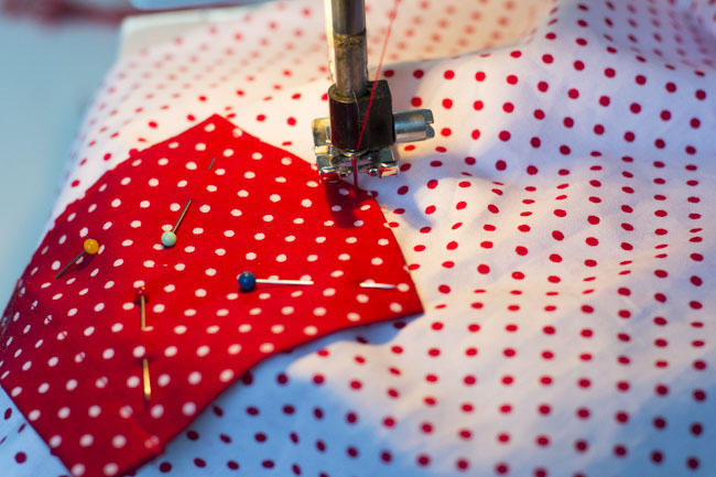 How to sew a patch pocket - Tutorial by Pienkel for Peek-a-Boo Pages12