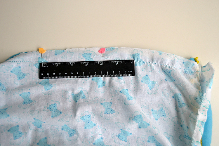 Easy Baby Blanket - Peek-a-Boo Pages - Patterns, Fabric & More!