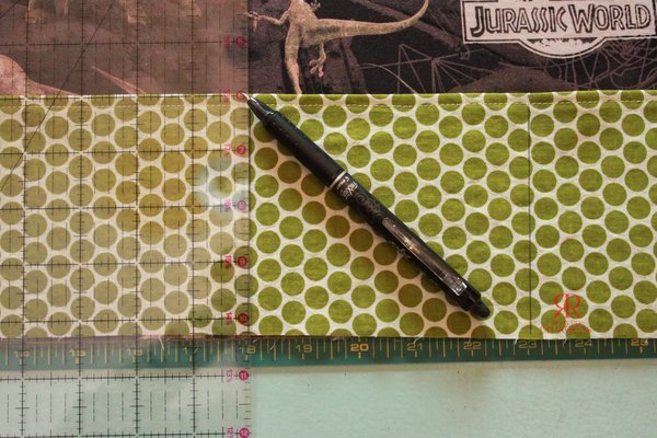 Mark vertical pocket lines