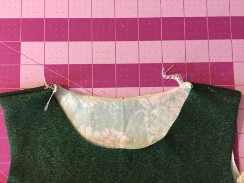 How to Sew a Neckband with Knit Fabric