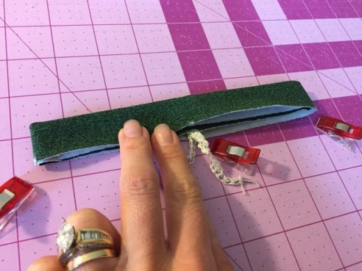 How to Sew a Neckband with Knit Fabric