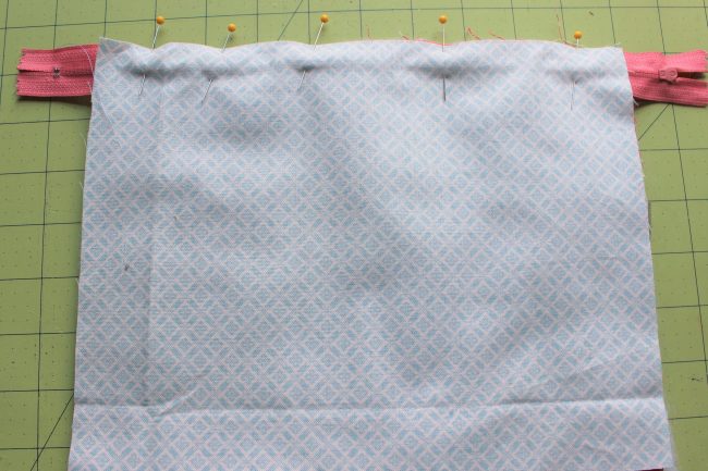 Zipper Pouch Tutorial | Sewing a Zipper Pouch