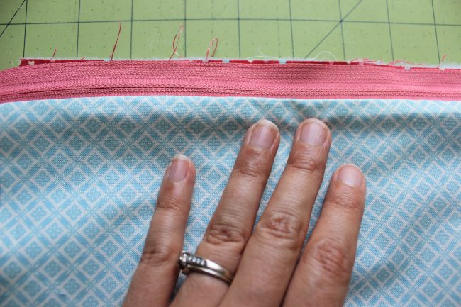 Zipper Pouch Tutorial | Sewing a Zipper Pouch