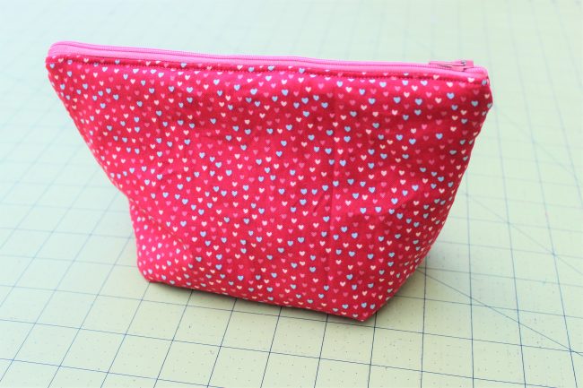 how to sew a zipper pouch
