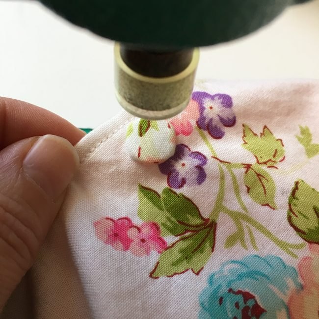 How to Make Fabric Covered Plastic Snaps PeekaBoo Pages