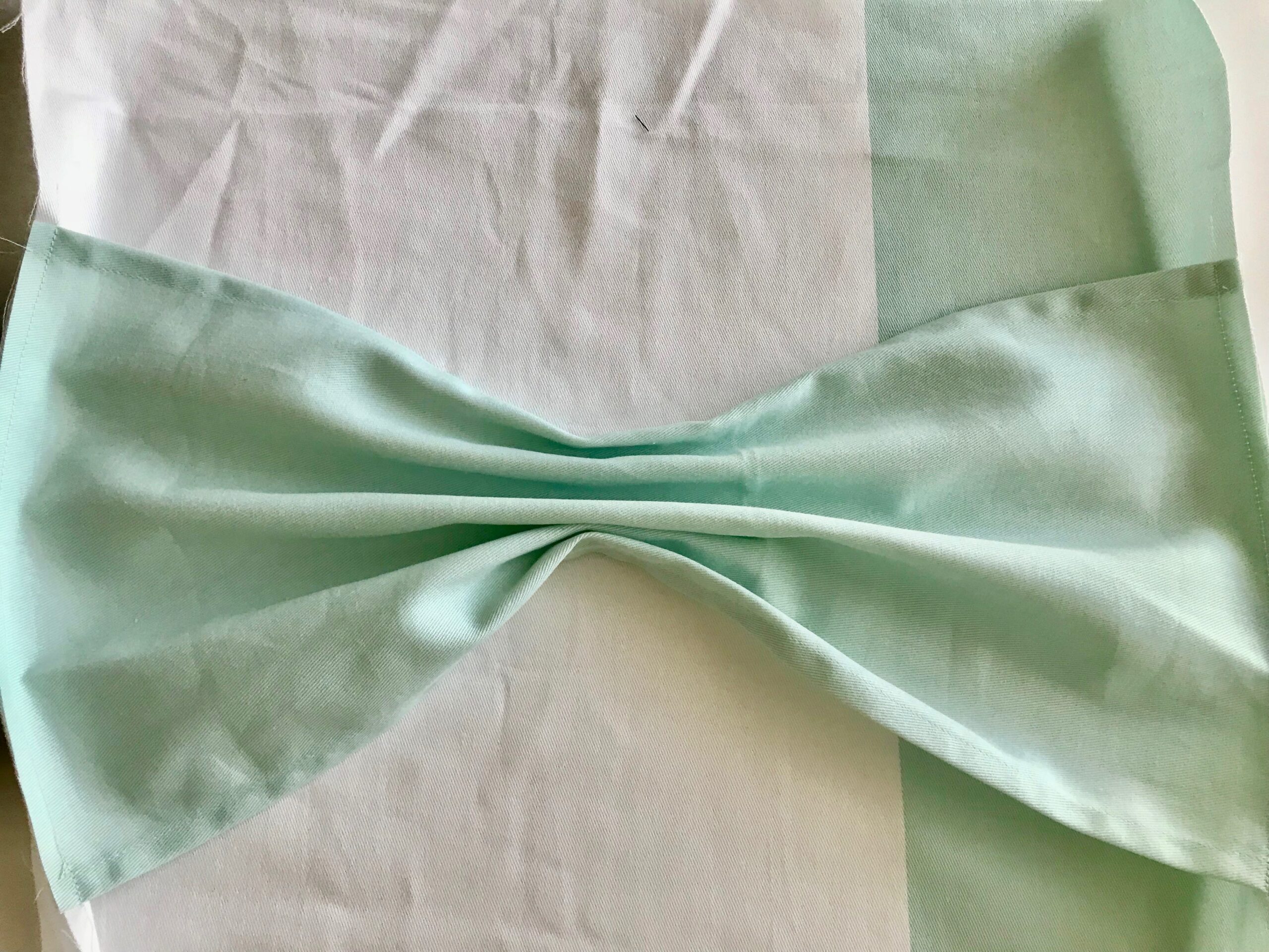 DIY Bow Pillow | Big Bow Pillow Cover Tutorial