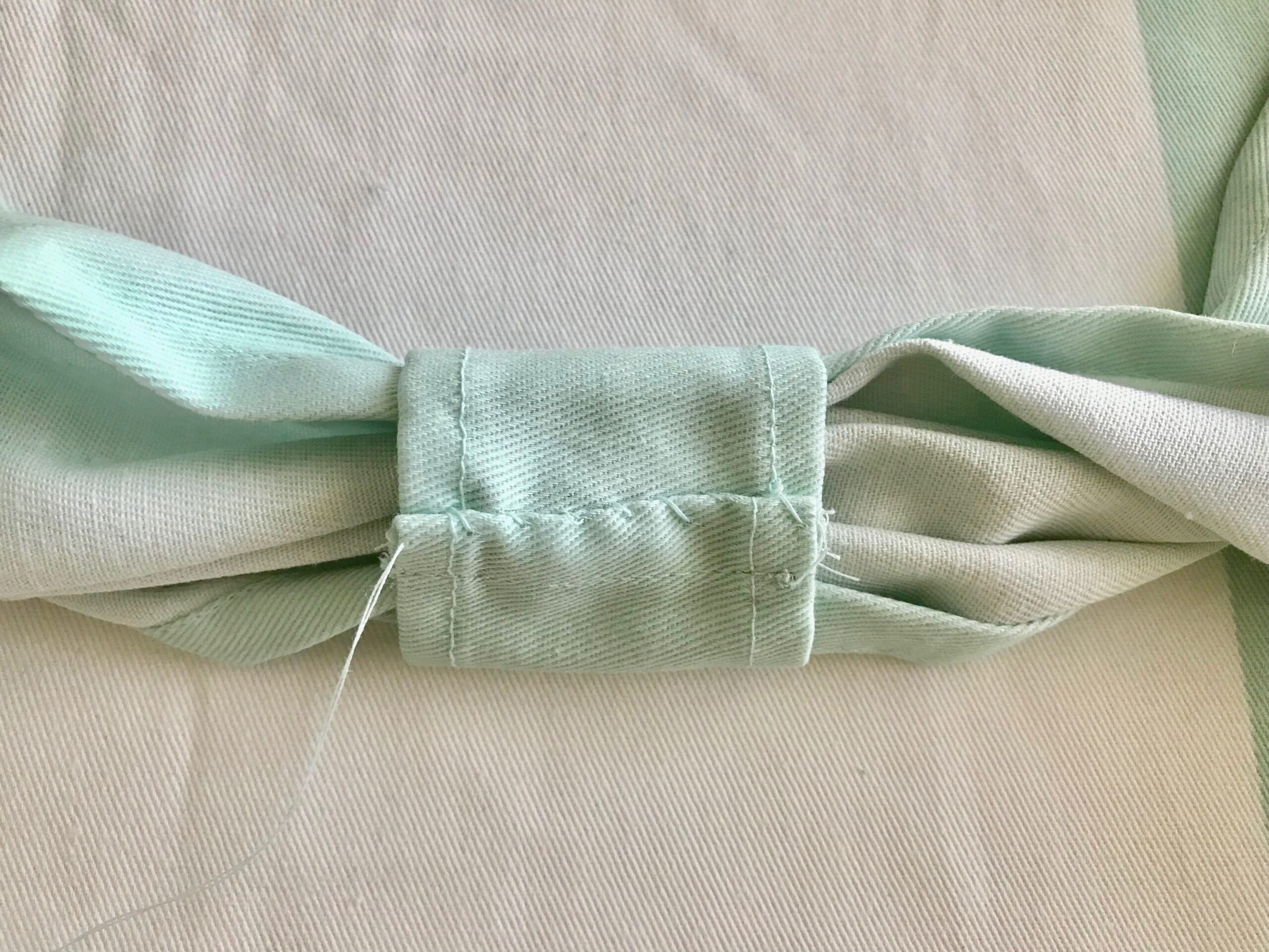 DIY Bow Pillow | Big Bow Pillow Cover Tutorial