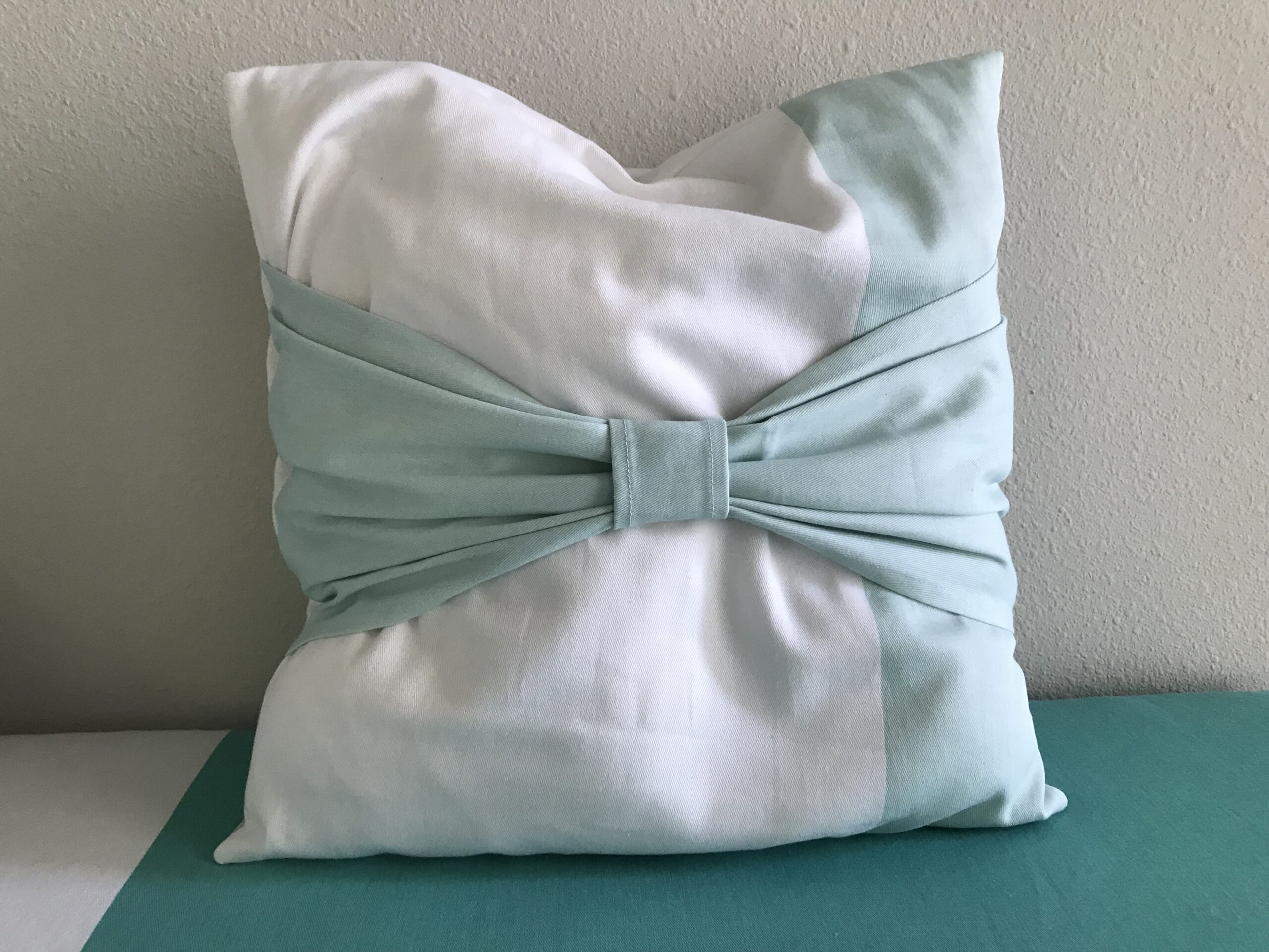 DIY Bow Pillow