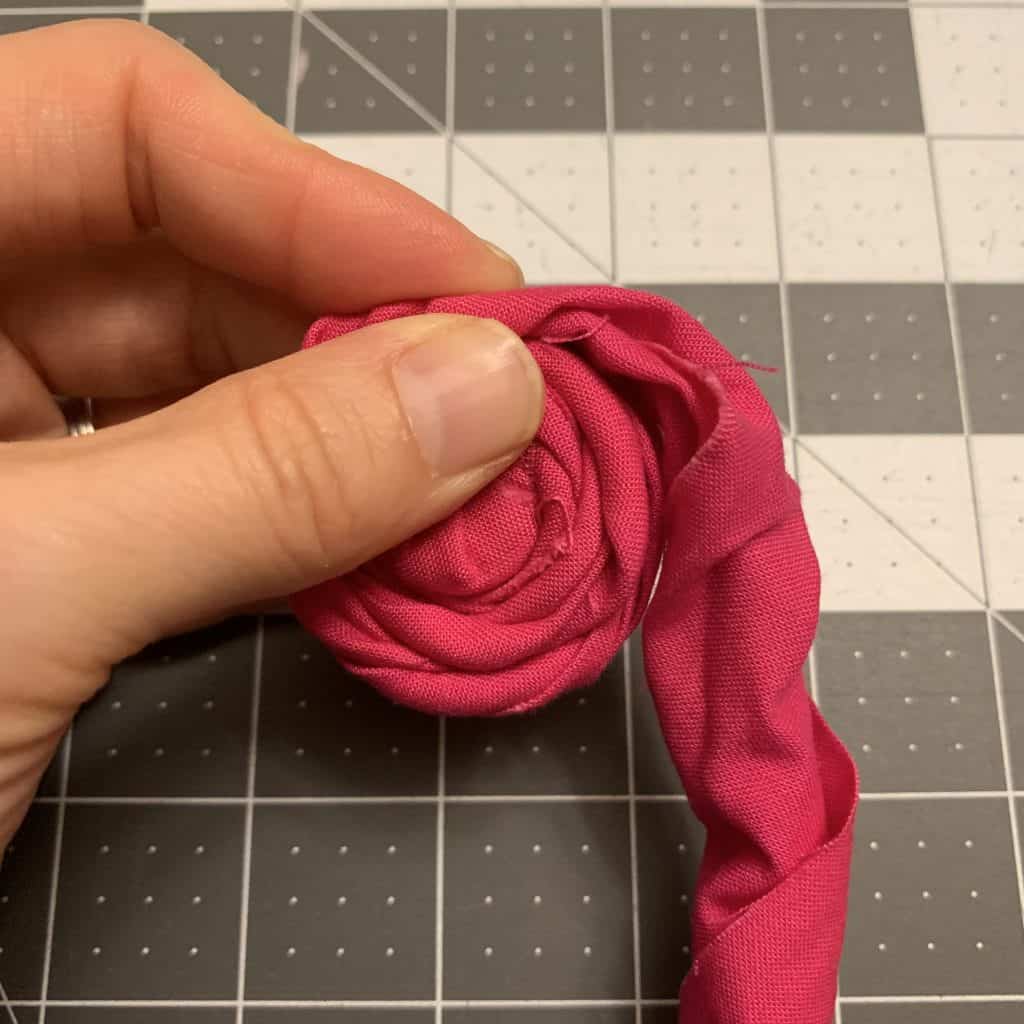 DIY Fabric Rosette | How to Make Fabric Rosettes 10 DIY Fabric Rosette | How to Make Fabric Rosettes