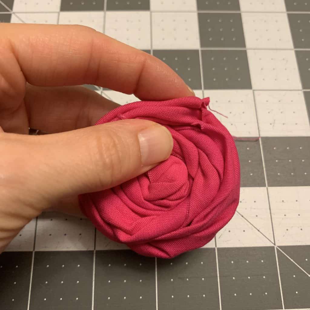 DIY Fabric Rosette | How to Make Fabric Rosettes 11 DIY Fabric Rosette | How to Make Fabric Rosettes