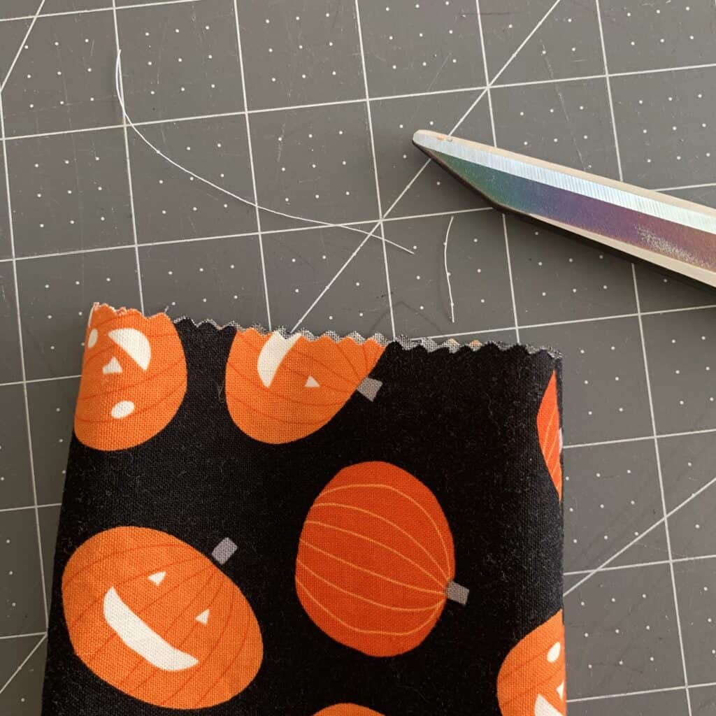 DIY Halloween Treat Bags | Free Tutorials 13 DIY Halloween Treat Bags | Free Tutorials