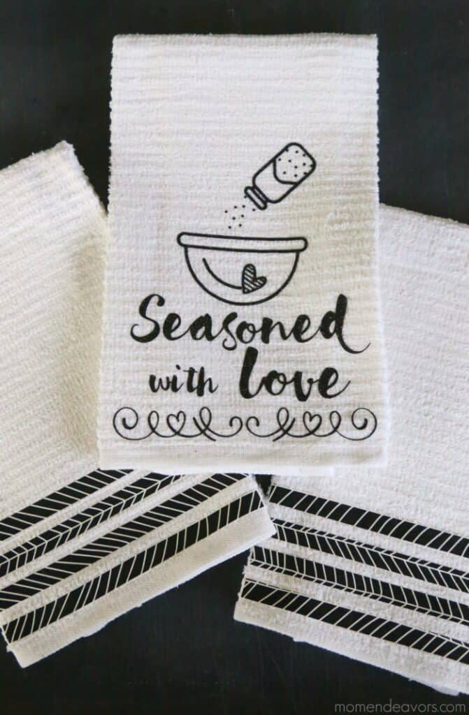 https://www.peekaboopages.com/wp-content/uploads/2022/08/Black-White-Kitchen-Towels-671x1024.jpg