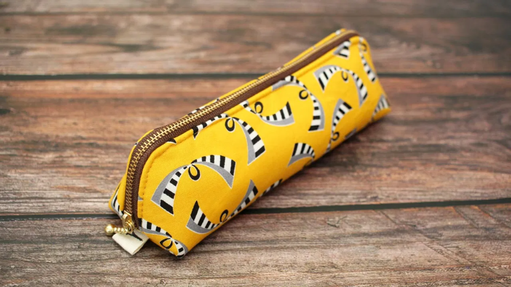 DIY Standing Pencil Case, Pencil Pouch, Free Pattern