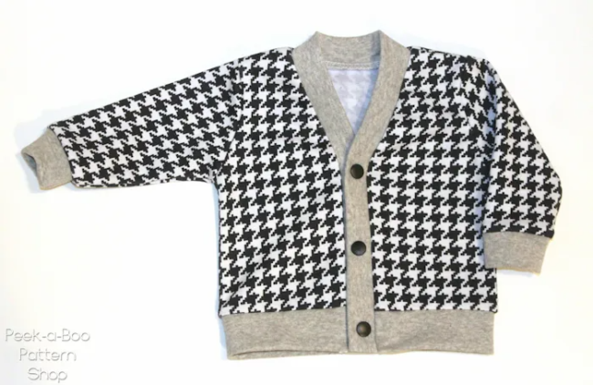 How to Sew a Snap When Sewing Clothing