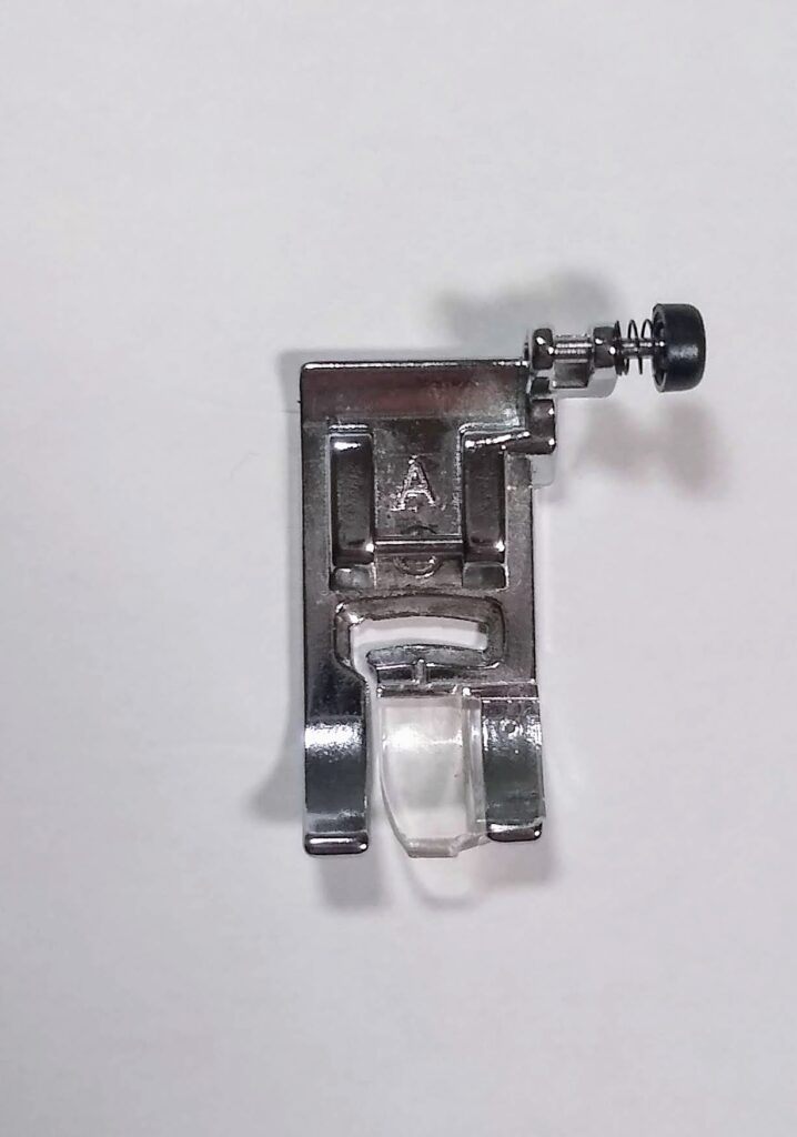 Guide to Sewing Machine Feet | Different Feet and How to Use Them 2 Guide to Sewing Machine Feet | Different Feet and How to Use Them