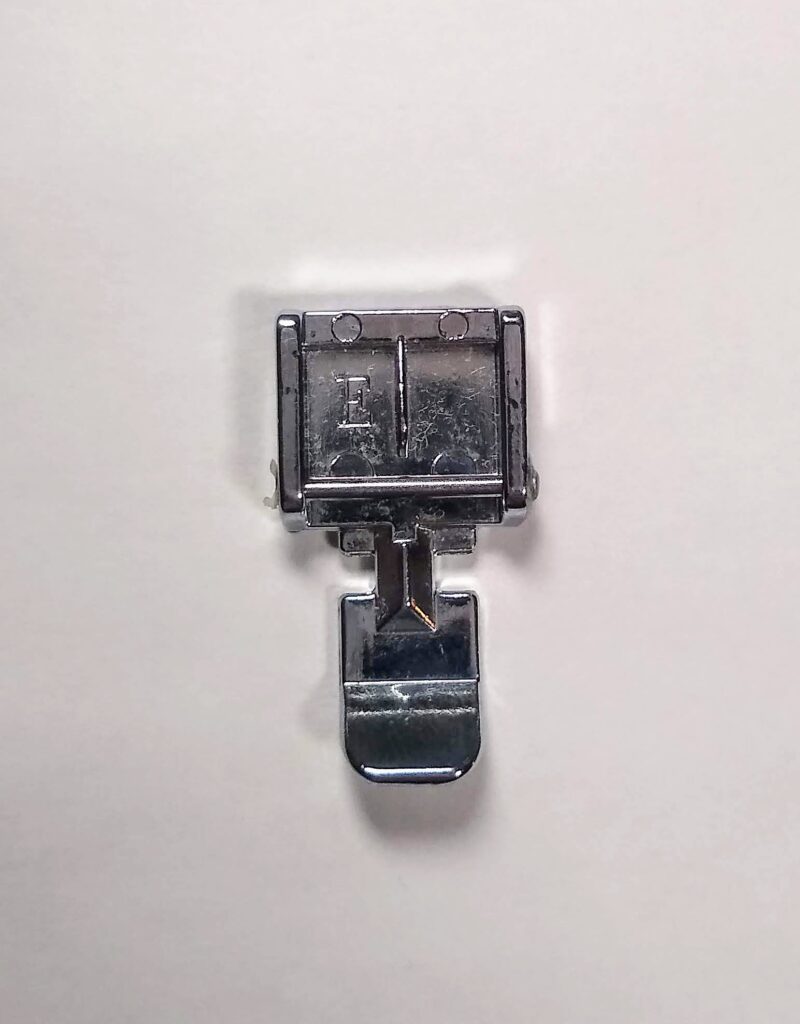 Guide to Sewing Machine Feet | Different Feet and How to Use Them 3 Guide to Sewing Machine Feet | Different Feet and How to Use Them